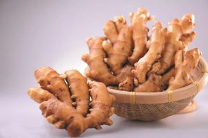 篮中的姜块