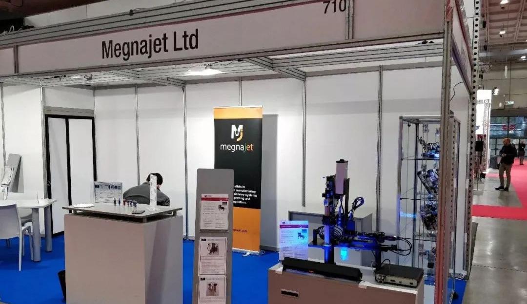 Megnajet Ltd展位的桌面装备与展示牌