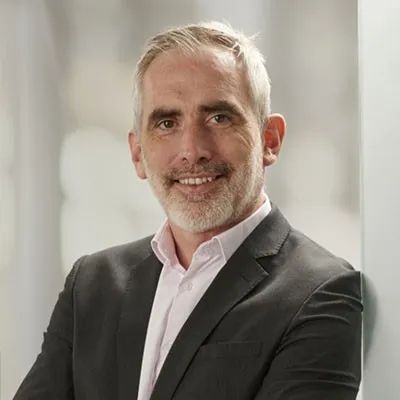 怎样解决生产中的铺张问题？自动化喷码机赋码相识一下