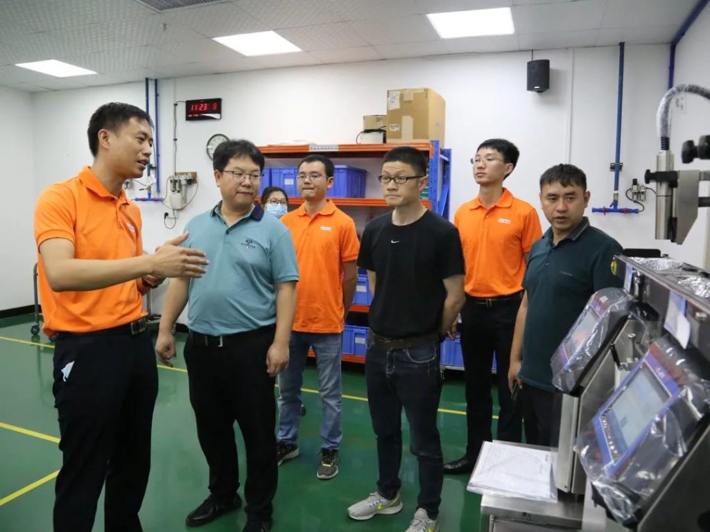 企业考察 | 新希望乳业高层团队到尊龙凯时人生就是搏举行考察交流