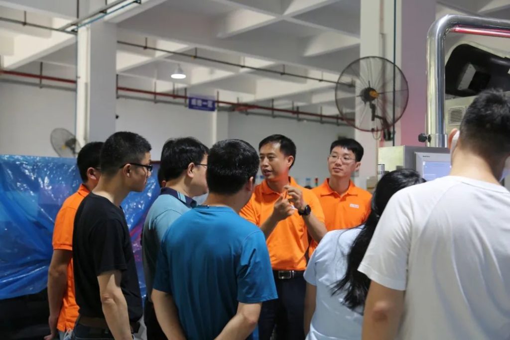 企业考察 | 新希望乳业高层团队到尊龙凯时人生就是搏举行考察交流