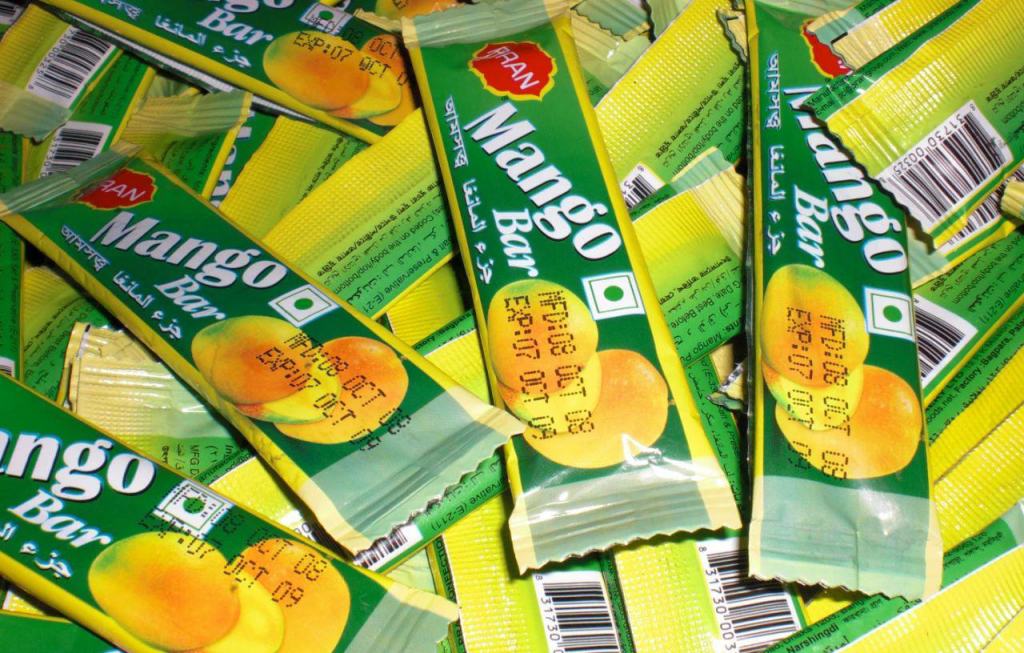 Mango Bar绿色包装上的点阵日期与条码